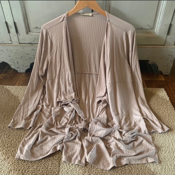 💥CLEARANCE!💥Coastal Sands Drape Front Open Cardigan - Picture 2 of 4